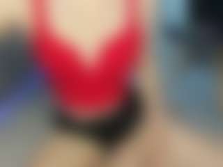 Live cam show with SkyeDaviss - Moaning on Camsoda