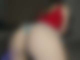 Live cam show with SkyeDaviss - Moaning on Camsoda