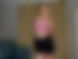 Live cam show with SkyeDaviss - Moaning on fapnchat