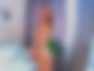 Live cam show with AshlyCzernik - Green Eyes on luckytryst.com