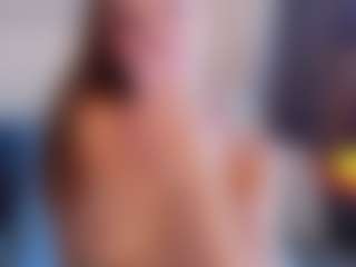 Live cam show with AshlyCzernik - Green Eyes on CamSextacy