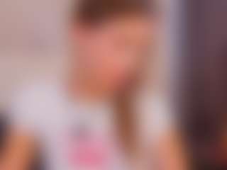 Live cam show with AshlyCzernik - Average on milfzrlive.com