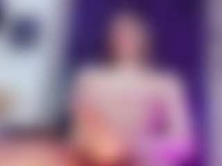 Live cam show with Britanny-Lopez - Smoking on Dare Cams
