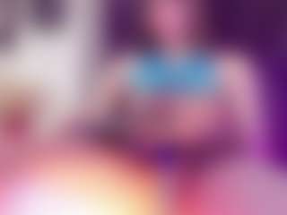Live cam show with Britanny-Lopez - Smoking on sexylive.show