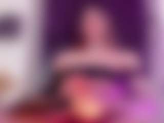 Live cam show with Britanny-Lopez - Average on Camsoda