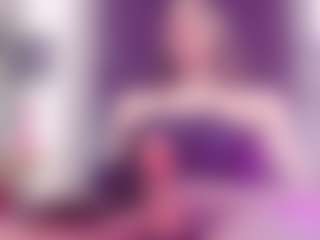 Live cam show with Britanny-Lopez - Average on Camsoda