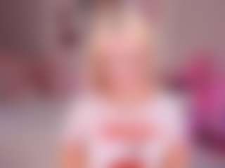 Live cam show with elara-vee - Gray Eyes on Cam Slut
