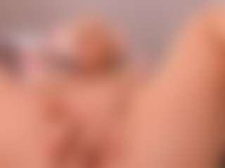 elara-vee's Live Sex Cam Show