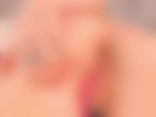 Live cam show with elara-vee - Handjob on studioflirtlive.com
