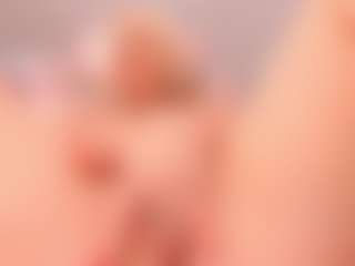 elara-vee's Live Sex Cam Show