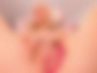 elara-vee's Live Sex Cam Show
