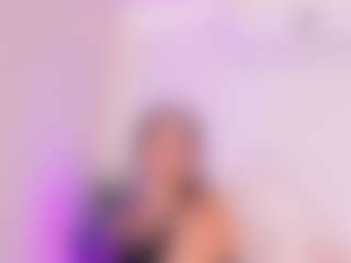 Live cam show with MarelynSummer - Ebony Petite on SpunkLive