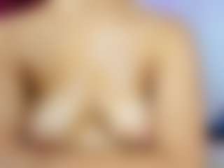 Live cam show with Jenifer-Lux - Public Brown Hair on realtime-chat