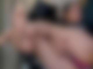 angie-leonn's Live Sex Cam Show