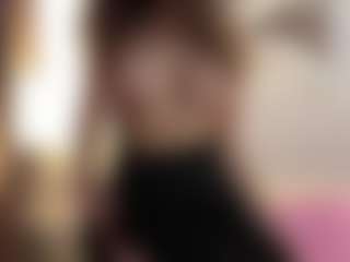 Live cam show with EdenJackiewicz - Average on madthumbs