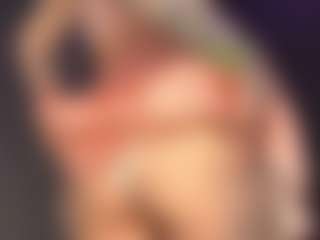 Live cam show with SarahBlint - Camel Toe on fapnchat