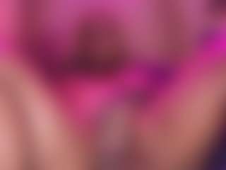 Live cam show with Avery Vale - Butt Plug on Milfs Live