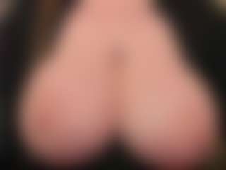 EmmaBloomm's Live Sex Cam Show