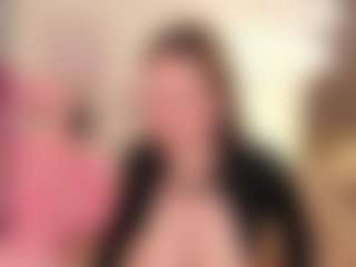 EmmaBloomm's Live Sex Cam Show