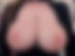 EmmaBloomm's Live Sex Cam Show