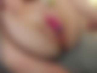 EmmaBloomm's Live Sex Cam Show