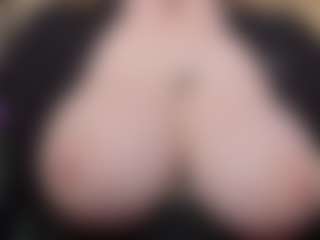 Live cam show with EmmaBloomm - Hairy Pussy on Camsoda