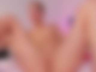Live cam show with FloraAmber - Student on Camsoda