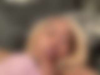 Live cam show with Moriah Mills - Pornstar on Milfs Live