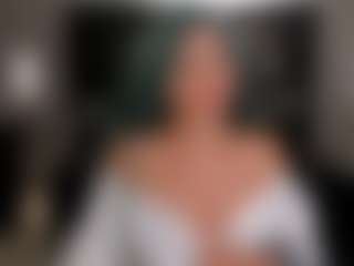 Live cam show with KayraLanne - Facial Piercings on hrnylive.com