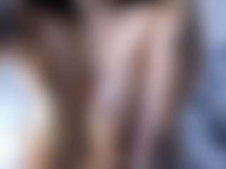 Live cam show with Miariot - Nipple Piercings on UwU Esports