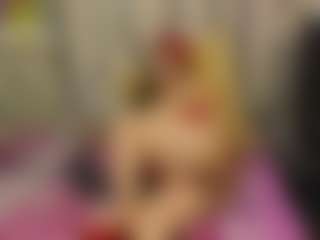 Live cam show with MerilandHH - Ahegao on AdultVida.com