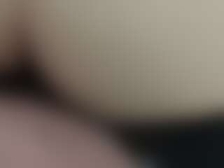 Live cam show with MissMelody47 - Shower on wildcum.com
