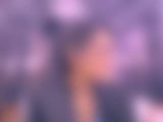 Live cam show with Chazzy - MILF on Hubzter Live