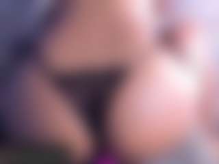 Live cam show with natyxo - Smoking on madthumbs