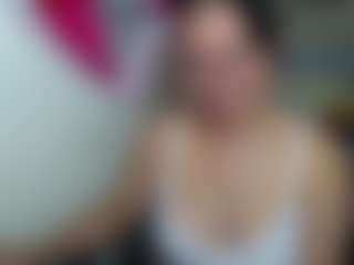 Live cam show with Miss-kendraa - Full Nudity on EXY