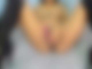 Live cam show with Sharithasm - Skinny MILF on 1on1-livenow
