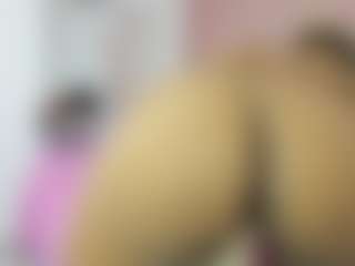 Live cam show with Sharithasm - Interactivetoy on live18s.com