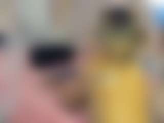 Live cam show with Sharithasm - Skinny MILF on Soda Cam