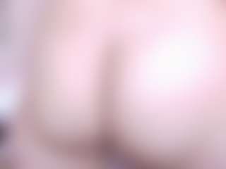 Live cam show with miia-gold - Curvy on Fling VIP Chat