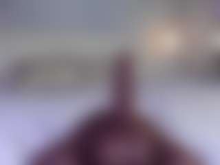 Live cam show with Tamralyn - Fingering on CamClone