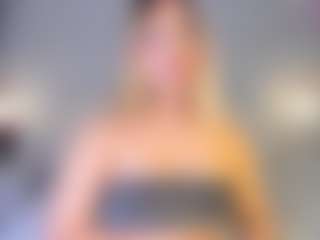 Live cam show with Tamralyn - Juguetes on livesuperchat.net