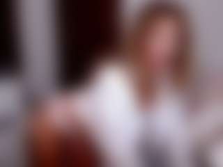 Live cam show with LadyEvolet - Gagging on x69.live