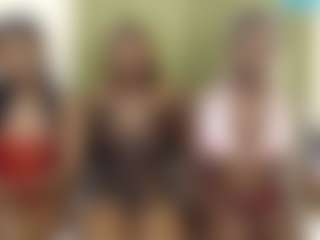 Live cam show with Barbiecharm - Ebony on CamClone