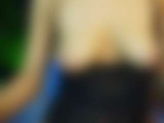 Live cam show with CarolinaPetra - Girly on livesuperchat.net