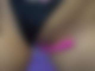 Live cam show with CarolinaPetra - Girly on milfzrlive.com