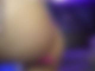 Live cam show with CarolinaPetra - Spank on Fling VIP Chat