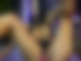 Live cam show with CarolinaPetra - Girly on AdultVida.com