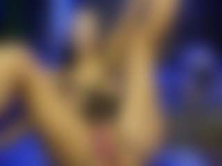 Live cam show with CarolinaPetra - Camel Toe on CamwithHer
