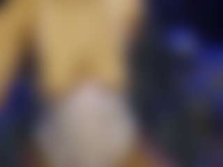 Live cam show with CarolinaPetra - Camel Toe on Soda Cam