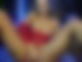 Live cam show with CarolinaPetra - Tittyfuck on Fit Hotties